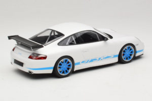 Porsche 911 996 GT3 RS Bílý Modré Pruhy Minichamps 1:18 155062021 Kov – obrázek 2 z 6