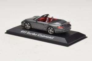 Porsche 911 997 Turbo Cabriolet Grey Metallic Minichamps 1:43 WAP02015218 Kov – obrázek 3 z 4