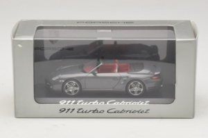 Porsche 911 997 Turbo Cabriolet Grey Metallic Minichamps 1:43 WAP02015218 Kov – obrázek 4 z 4