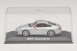 Porsche 911 997 Carrera Silver Metallic Minichamps 1:43 WAP02001218 Kov – obrázek 4 z 5