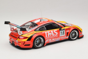 Porsche 911 997 GT3 R #8 De Lorenzi Racing De Lorenzi 24 Hours of Spa 2011 Minichamps 1:18 151118918 Kov – obrázek 2 z 6