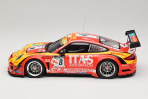 Porsche 911 997 GT3 R #8 De Lorenzi Racing De Lorenzi 24 Hours of Spa 2011 Minichamps 1:18 151118918 Kov – obrázek 3 z 6
