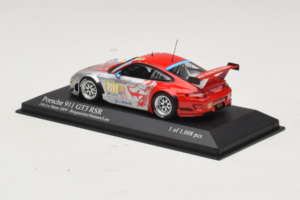 Porsche 911 997 GT3 RSR #80 J. Bergmeister / S. Neiman / D. Law 24 Hours of Le Mans 2009 Minichamps 1:43 400096980 Kov – obrázek 3 z 4