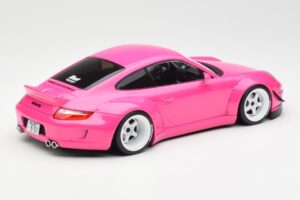 Porsche 911 997 RWB Růžový IXO 1:18 18CMC167 Kov – obrázek 2 z 5