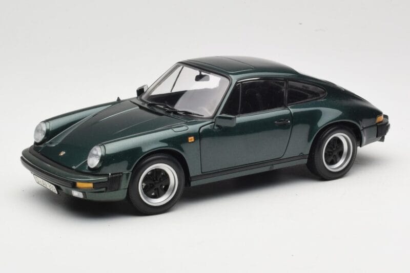 Porsche 911 Carrera Green Metallic Minichamps 1:18 100063022 Kov