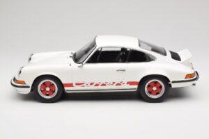 Porsche 911 Carrera RS 2.7 Grand Prix White With Red Norev 1:12 127514 Kov – obrázek 3 z 6