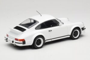 Porsche 911 SC GT Race Version IXO 1:18 18CMC007 Kov – obrázek 2 z 6