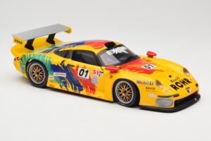 Porsche 911 GT1 #1 D. Rohr / R. Pilgrim / A. McNish 1997 UT Models 1:18 39724 Kov – obrázek 6 z 8
