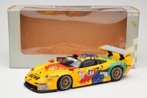 Porsche 911 GT1 #1 D. Rohr / R. Pilgrim / A. McNish 1997 UT Models 1:18 39724 Kov – obrázek 8 z 8