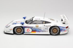 Porsche 911 GT1 #6 T. Boutsen / H-J. Stuck 1997 UT Models 1:18 39720 Kov – obrázek 4 z 8