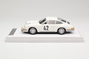 Porsche 911 S #42 R. Buchet / H. Linge Auguste Veuillet 24 Hours of Le Mans Class Winner 1967 IVY 1:18 REMC006 Pryskyřice