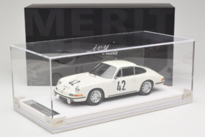 Porsche 911 S #42 R. Buchet / H. Linge Auguste Veuillet 24 Hours of Le Mans Class Winner 1967 IVY Merit 1:18 REMC006 Pryskyři – obrázek 6 z 6