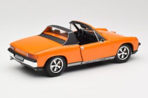 Porsche 914/6 Oranžový Revell 1:18 08864 Kov – obrázek 3 z 8