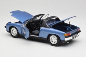 Porsche 914 Modrý Revell 1:18 08975 Kov – obrázek 5 z 8