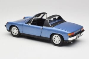 Porsche 914 Modrý Revell 1:18 08975 Kov – obrázek 7 z 8