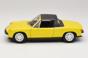 Porsche 914 Žlutý Revell 1:18 8976 Kov – obrázek 4 z 8