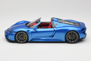 Porsche 918 Spyder Blue Metallic Minichamps 1:18 110062432 Kov – obrázek 4 z 8