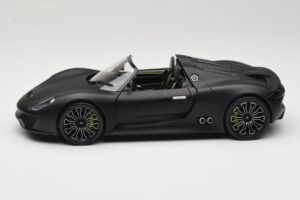 Porsche 918 Spyder Matte Black Minichamps 1:18 110060031 Kov – obrázek 4 z 8