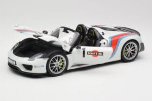 Porsche 918 Spyder Weissach Package Martini Minichamps 1:18 110062440 Kov – obrázek 2 z 8