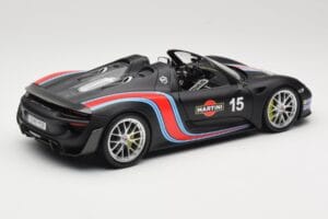 Porsche 918 Spyder Weissach Package Matt Black With Martini Stripes Minichamps 1:18 110062445 Kov – obrázek 3 z 8