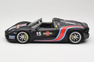 Porsche 918 Spyder Weissach Package Matt Black With Martini Stripes Minichamps 1:18 110062445 Kov – obrázek 4 z 8