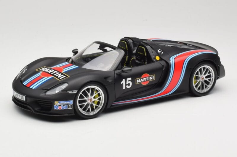 Porsche 918 Spyder Weissach Package Matt Black With Martini Stripes Minichamps 1:18 110062445 Kov