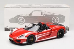 Porsche 918 Spyder Weissach Package Červený & Bílé Pruhy Minichamps 1:18 110062442 Kov – obrázek 9 z 9