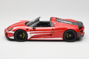 Porsche 918 Spyder Weissach Package Červeno-Bílé Pruhy Minichamps 1:18 110062442-O1 Kov – obrázek 4 z 8