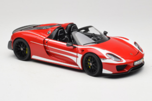 Porsche 918 Spyder Weissach Package Červeno-Bílé Pruhy Minichamps 1:18 110062442-O1 Kov – obrázek 6 z 8