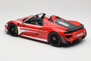 Porsche 918 Spyder Weissach Package Červeno-Bílé Pruhy Minichamps 1:18 110062442-O1 Kov – obrázek 7 z 8