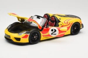 Porsche 918 Spyder Weissach Package Žlutý S Pruhy Minichamps 1:18 110062446 Kov – obrázek 2 z 8