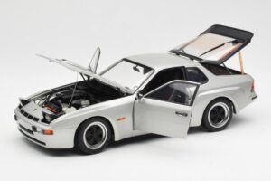 Porsche 924 Carrera GT Diamond Stříbrný AUTOart 1:18 78002 Kov – obrázek 2 z 8