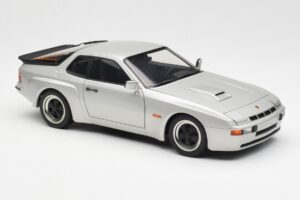 Porsche 924 Carrera GT Diamond Stříbrný AUTOart 1:18 78002 Kov – obrázek 6 z 8