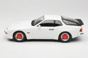 Porsche 924 Carrera GT Bílý & Červené Ráfky MCG 1:18 MCG18303 Kov – obrázek 3 z 6
