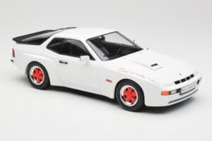 Porsche 924 Carrera GT Bílý & Červené Ráfky MCG 1:18 MCG18303 Kov – obrázek 4 z 6