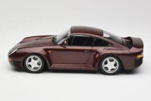 Porsche 959 Dark Red Metallic Minichamps 1:18 155066204 Kov – obrázek 5 z 6
