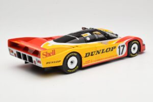 Porsche 962C Group C #17 D. Bell / H-J. Stuck / K. Ludwig 24 Hours of Le Mans 1988 Universal Hobbies 1:18 4704 Kov – obrázek 3 z 8