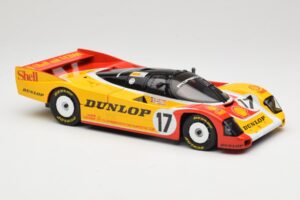 Porsche 962C Group C #17 D. Bell / H-J. Stuck / K. Ludwig 24 Hours of Le Mans 1988 Universal Hobbies 1:18 4704 Kov – obrázek 6 z 8