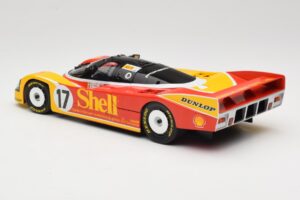 Porsche 962C Group C #17 D. Bell / H-J. Stuck / K. Ludwig 24 Hours of Le Mans 1988 Universal Hobbies 1:18 4704 Kov – obrázek 7 z 8