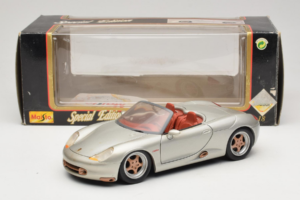 Porsche Boxster 986 Concept Stříbrný Maisto 1:18 50231 Kov – obrázek 8 z 8