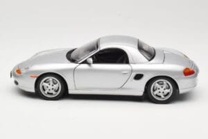 Porsche Boxster 986 Hard Top Stříbrný UT Models 1:18 27854 Kov – obrázek 4 z 8