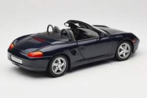 Porsche Boxster 986 S Night Blue UT Models 1:18 WAP021006-R1 Kov – obrázek 3 z 8