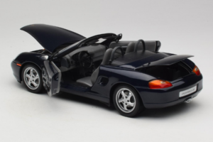 Porsche Boxster 986 S Night Blue UT Models 1:18 WAP021006-R1 Kov – obrázek 5 z 8