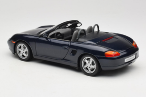 Porsche Boxster 986 S Night Blue UT Models 1:18 WAP021006-R1 Kov – obrázek 7 z 8