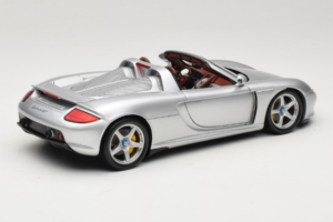 Porsche Carrera GT Silver Metallic Minichamps 1:18 WAP02103014 Kov – obrázek 3 z 8