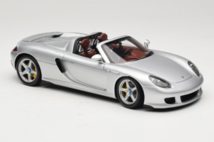 Porsche Carrera GT Silver Metallic Minichamps 1:18 WAP02103014 Kov – obrázek 6 z 8