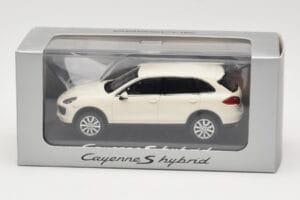 Porsche Cayenne 958 S Hybrid Bílý Minichamps 1:43 WAP0200040B Kov – obrázek 4 z 4