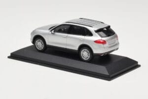 Porsche Cayenne 958 Stříbrný Minichamps 1:43 WAP0200020B Kov – obrázek 3 z 4