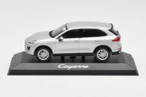 Porsche Cayenne 958 Stříbrný Minichamps 1:43 WAP0200020E Kov