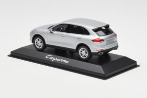 Porsche Cayenne 958 Stříbrný Minichamps 1:43 WAP0200020E Kov – obrázek 3 z 4